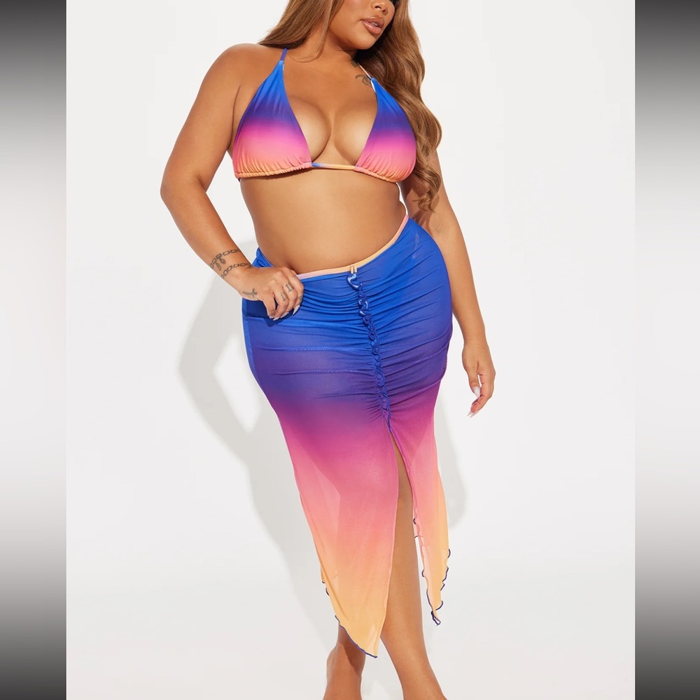 Three piece bikini set
